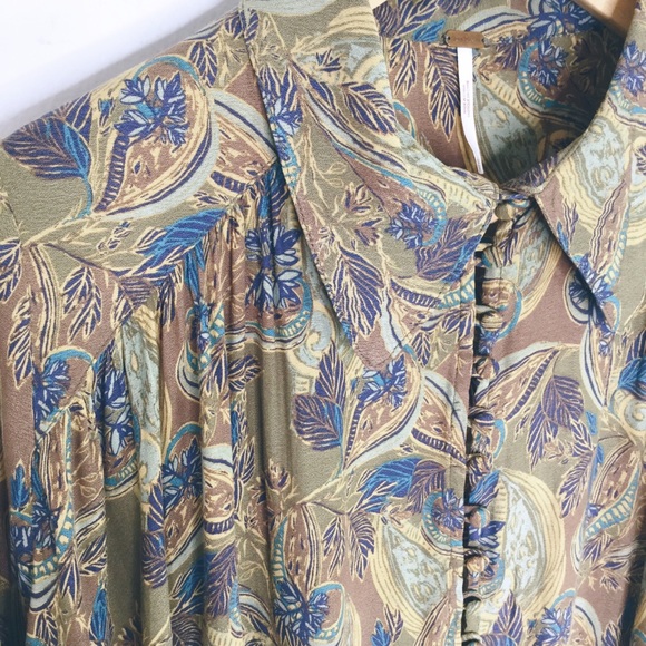 Free People Top flowy leaf pattern button down blouse - Picture 5 of 8